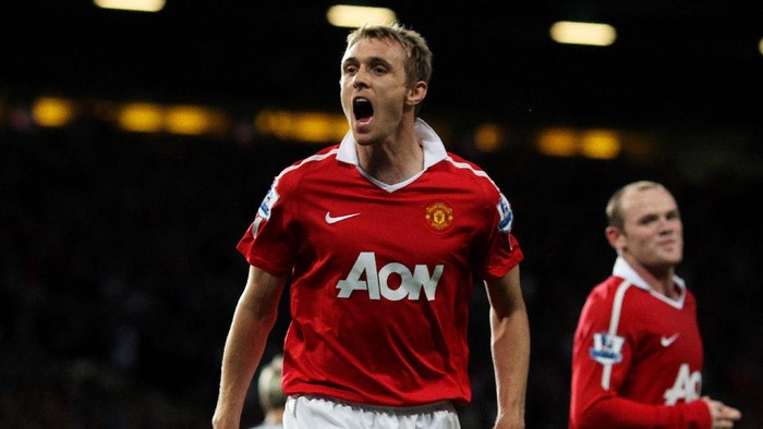 Darren Fletcher MANCHESTER, ENGLAND - AUGUST 16: Darren Fletcher of Manchester United celebrates scoring his team's second goal during the Barclays Premier League match between Manchester United and Newcastle United at Old Trafford on August 16, 2010 in Manchester, England. (Photo by Alex Livesey/Getty Images)