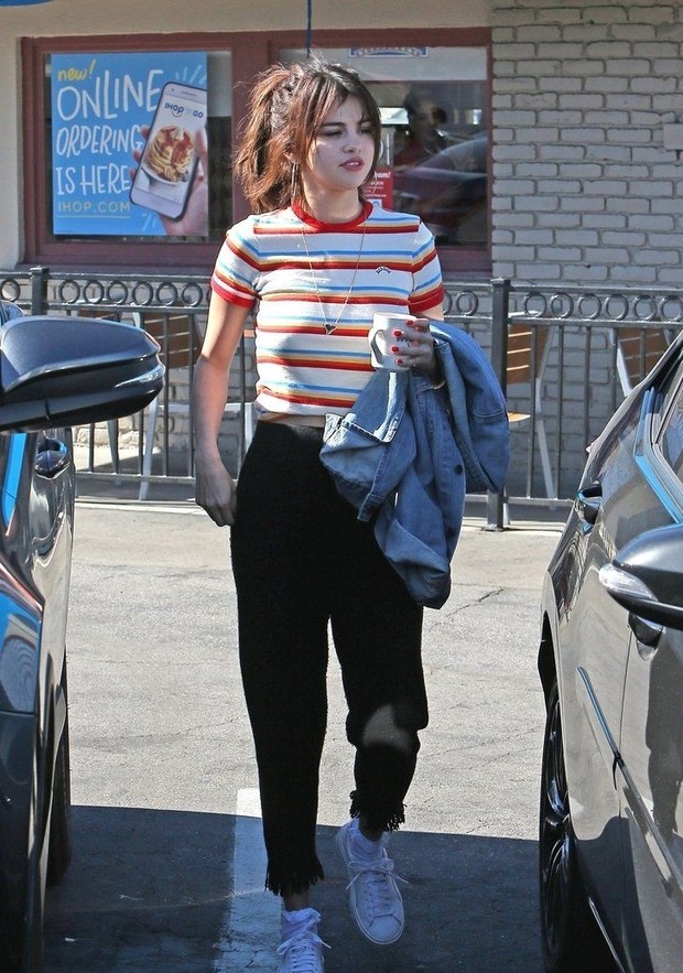 Gaya fashion Selena Gomez