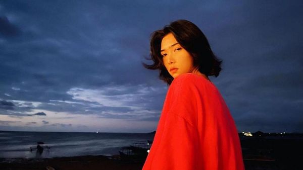 8 Foto Isyana Sarasvati yang Makin Memukau Berambut Pendek, Bak Eonnie Korea