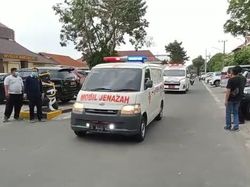 Jenazah Vanessa Angel dan Suaminya Tiba di RS Bhayangkara Polda Jatim