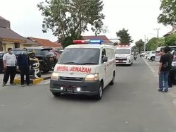 Jenazah Vanessa Angel dan Suaminya Tiba di RS Bhayangkara Polda Jatim