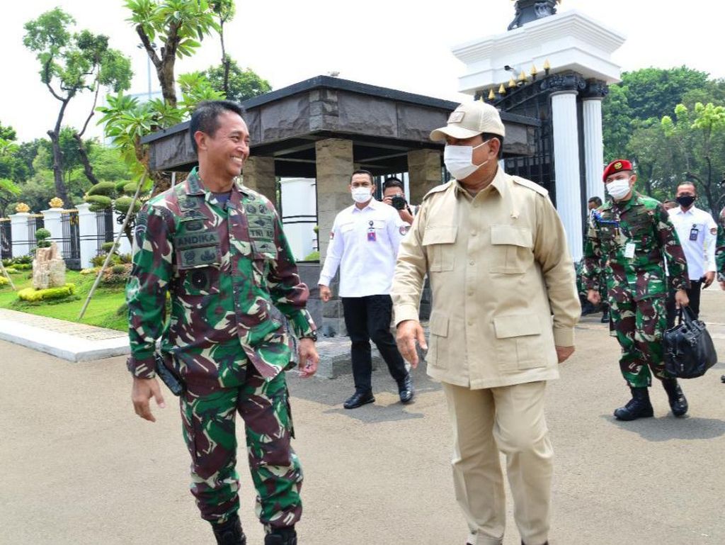 Prabowo Beri Arahan di Apel Terpusat Dipimpin Andika Perkasa