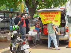 Jualan di Mobil, 5 Penjual Makanan Ini Laris Manis Diserbu Pembeli
