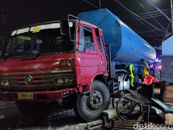 Truk Tangki di Sidoarjo Tabrak Warung Gegara Rem Blong, Satu Orang Tewas