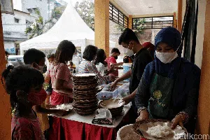 Keren, Ada Warung Ikhlas Untuk Warga Yang Ingin Makan Gratis