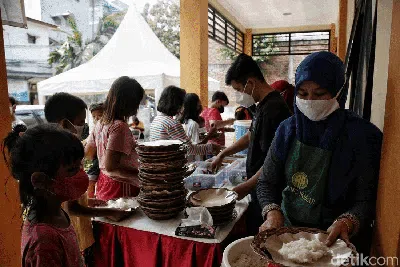 Keren, Ada Warung Ikhlas Untuk Warga Yang Ingin Makan Gratis