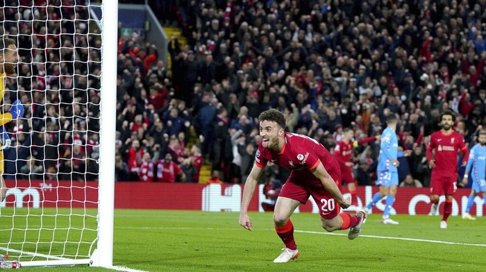 Liverpool berhasil mengalahkan Atletico Madrid dengan skor 2-0. The Reds pun menyegel satu tempat di babak 16 besar Liga Champions.