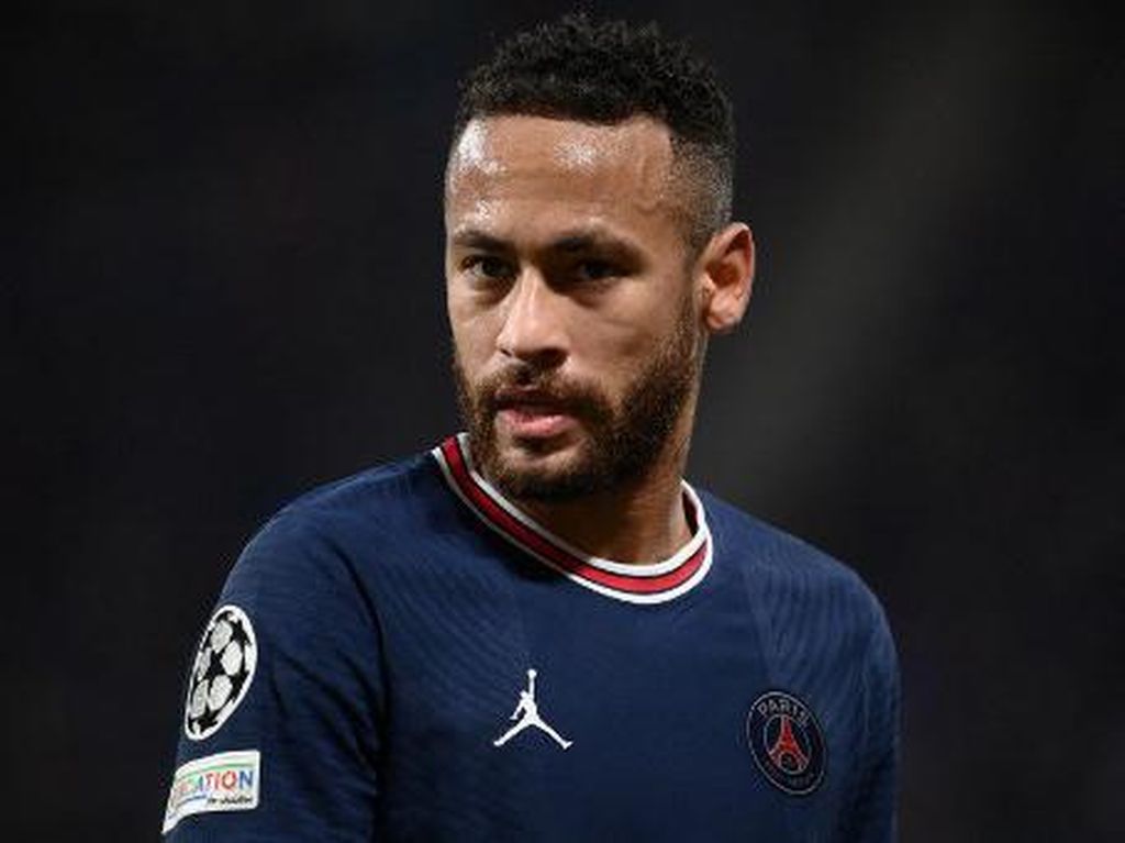 Neymar Ganggu Lawan yang Hendak Tendang Penalti, Endingnya Begini Neymar Ganggu Lawan yang Hendak Tendang Penalti, Endingnya Begini