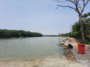 Pantai Buatan yang Ikonik di Bogor Sepi Pengunjung Pantai Buatan yang Ikonik di Bogor Sepi Pengunjung