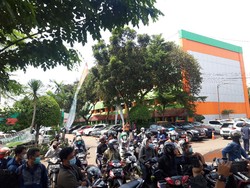 Pemotor Kesal Jauh-jauh ke Bengkel DLH DKI tapi Kuota Uji Emisi Habis