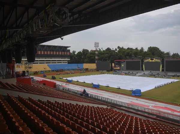 Persiapan Stadion Mandala Sambut Pembukaan Peparnas Papua