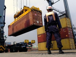 Bea Cukai Beri Izin Kawasan Berikat ke Perusahaan Sepatu di Tegal