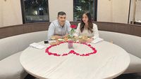Romantisnya Ali Syakieb dan Margin Wieheerm Saat Makan Berdua
