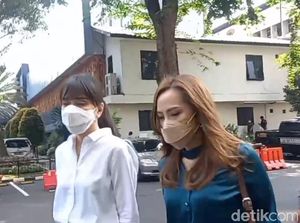 Shandy Aulia Datangi Polda Jaya, Kasus Apa Lagi? Shandy Aulia Datangi Polda Jaya, Kasus Apa Lagi?