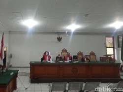 Tak Terbukti Korupsi Bansos COVID-19, Anak Aa Umbara Dibebaskan