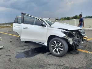 Keluarga Vanessa Angel  Kecelakaan di Tol Jombang