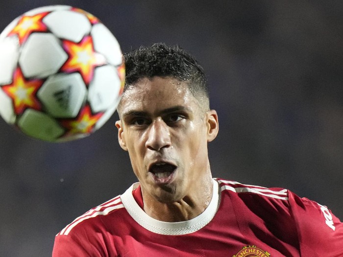 Manchester United's Raphael Varane controls the ball during the Champions League Group F soccer match between Atalanta and Manchester United, at the Gewiss Stadium in Bergamo, Italy, Tuesday, Nov.2, 2021. (AP Photo/Luca Bruno)