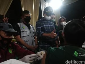 Melihat Antusiasme Warga Vaksinasi di Alun-alun Tanjungsari Sumedang