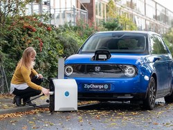 Gak Cuma Smartphone, Ternyata Ada Powerbank untuk Mobil Listrik