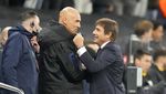 Ragam Aksi Conte Saat Tottenham Vs Vitesse: Tunjuk, Teriak, Peluk