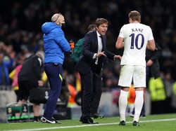 Conte Bisa Yakinkan Kane Bertahan di Tottenham?