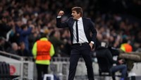 Ekspresi senang Conte saat Tottenham bikin gol. Foto: Getty Images/Julian Finney