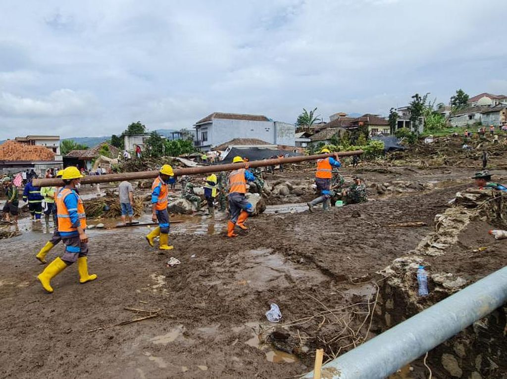 Banjir Bandang Kota Batu, Pasokan Listrik ke 26.757 Pelanggan Sempat Terganggu