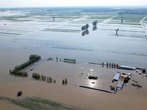 Banjir dan Naiknya Permukaan Air Laut di China, Warga Biasa Paling Menderita