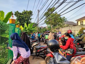 TPU Sudah Tutup, Banyak Warga Masih Ingin Ziarah Makam Vanessa Angel-Bibi