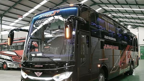 Perang Bus Single Glass! Adiputro Bikin Armada Kaca Tunggal Buat PO Juragan 99