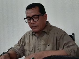 Bantah Cium Mahasiswi Saat Bimbingan, Dekan FISIP Unri Siap Sumpah Pocong