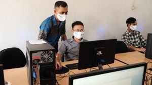 Donasi Komputer untuk Masyarakat Pedalaman Kalbar