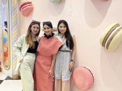 Vanessa Angel dan Bibi Dimakamkan, Anaknya Dijaga Crazy Rich Surabaya