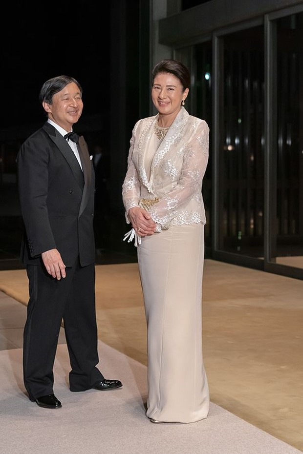 Foto: pinterest.com/mi-mollet Permaisuri Owada Masako saat menerima kunjungan tamu/