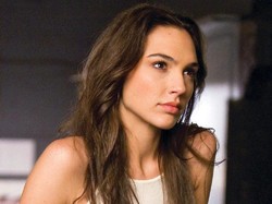 Gal Gadot Tak Cuma Tampil Seksi di Cleopatra