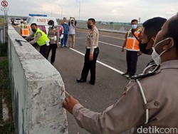 Tabrak Ujung Beton Ini Bikin Mobil Vanessa Angel Terpelanting hingga Hancur