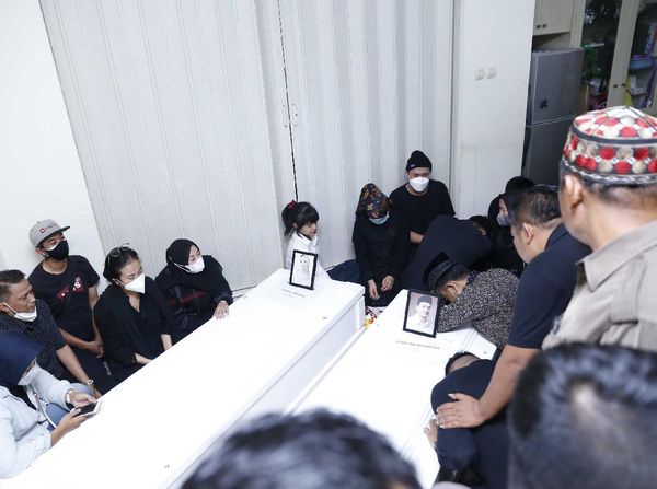 Vanessa Angel dan Bibi Kembali Berdampingan, Kini Dalam Peti Jenazah