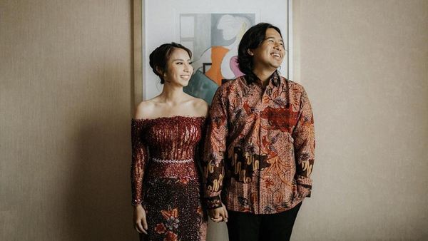 8 Momen Tunangan Joshua Suherman & Clairine Clay, Sederhana Tapi Tetap Elegan