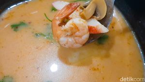 Bisa Cicip Tom Yum Udang dan Som Tam Mangga yang Asam Segar di Panglima Polim