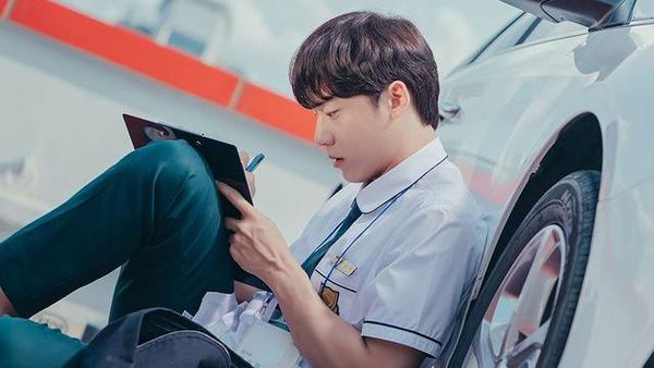 Potret Lee Do Hyun Jadi Genius Matematika di Melancholia