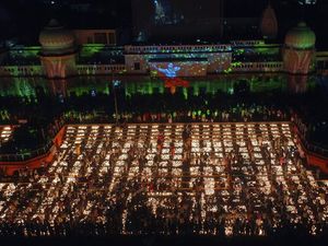 Melihat Perayaan Diwali yang Digelar di India hingga Jepang Melihat Perayaan Diwali yang Digelar di India hingga Jepang