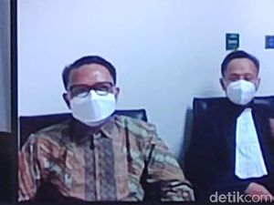 Nurdin Abdullah Ngaku Tak Masalah Terima Duit Kontraktor Untuk Sumbangan Nurdin Abdullah Ngaku Tak Masalah Terima Duit Kontraktor Untuk Sumbangan