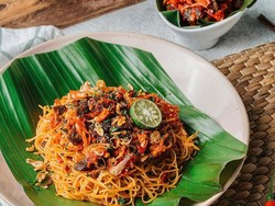 Unik! 5 Pasta Ini Diracik Pakai Rendang hingga Ayam Geprek