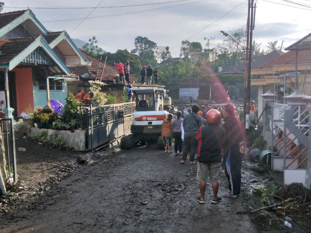 Beragam Versi Penyebab Banjir Bandang di Kota Batu