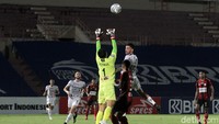 Skor kacamata 0-0 tampak akan bertahan hingga akhir pertandingan, tapi gol Ricky Fajrin di menit akhir bikin Bali United menang 1-0.