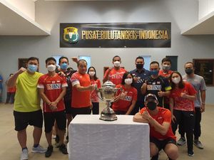 Foto: Suka Cita Sambut Piala Thomas Tiba di Indonesia Foto: Suka Cita Sambut Piala Thomas Tiba di Indonesia