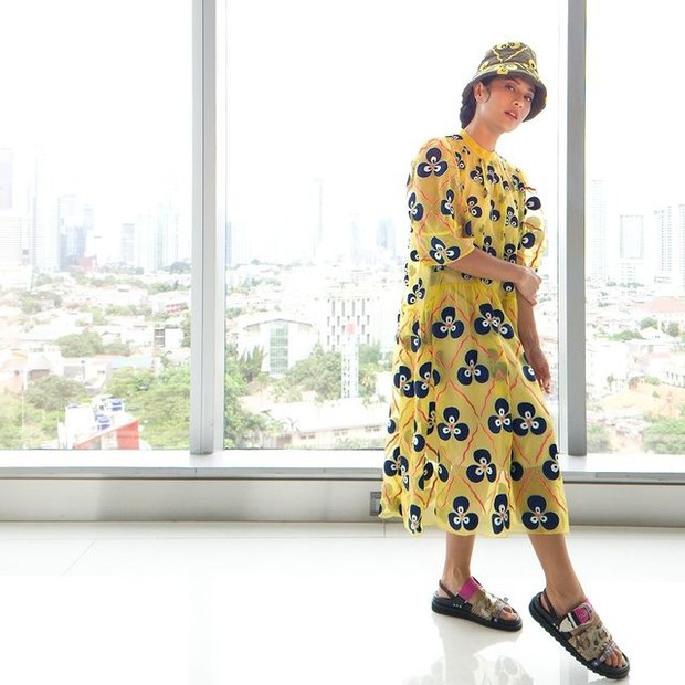 Playful style ala Dian Sastro/instagram.com/therealdisastr Playful style ala Dian Sastro