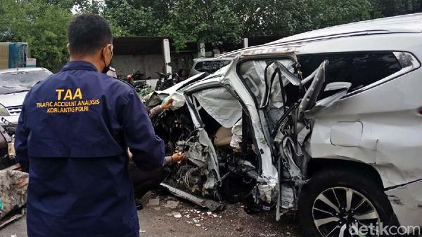 Ungkap Penyebab Kecelakaan, Polisi Periksa Mobil Vanessa Angel yang Ringsek