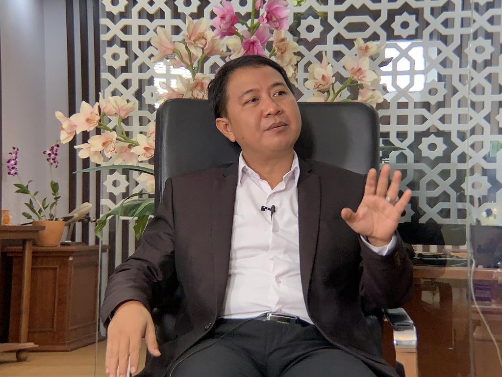 Kemenag Jelaskan Vaksin Meningitis Bikin Jemaah Umrah Jatim Gagal Berangkat Kemenag Jelaskan Vaksin Meningitis Bikin Jemaah Umrah Jatim Gagal Berangkat