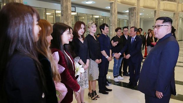 Red Velvet tampil di Korea Utara dan disaksikan langsung oleh Presiden Kim Jong Un